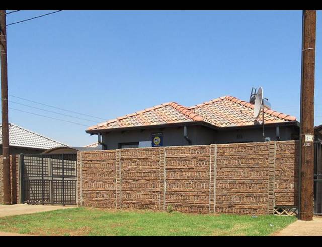 2 BEDROOM HOUSE FOR SALE IN PROTEA GLEN EXT